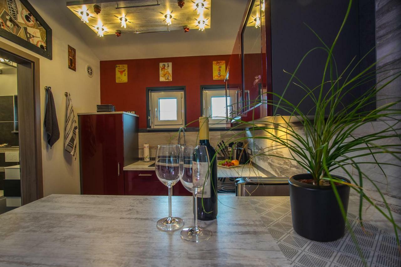 Bodensee-Fewo Modernes & Top-Ausgestattetes Appartement Incl Netflix, Fahrradgarage Uhldingen-Muehlhofen Luaran gambar
