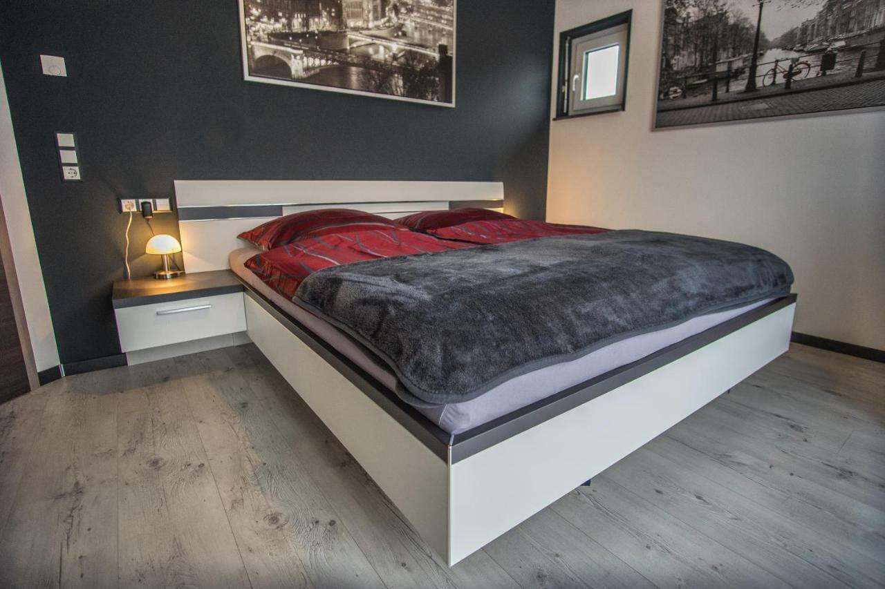 Bodensee-Fewo Modernes & Top-Ausgestattetes Appartement Incl Netflix, Fahrradgarage Uhldingen-Muehlhofen Luaran gambar