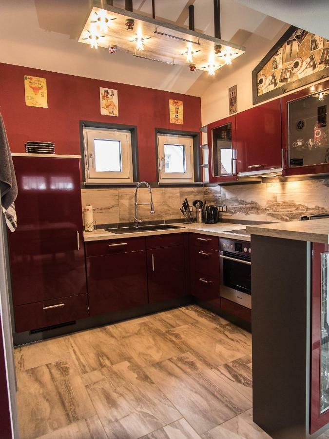 Bodensee-Fewo Modernes & Top-Ausgestattetes Appartement Incl Netflix, Fahrradgarage Uhldingen-Muehlhofen Luaran gambar